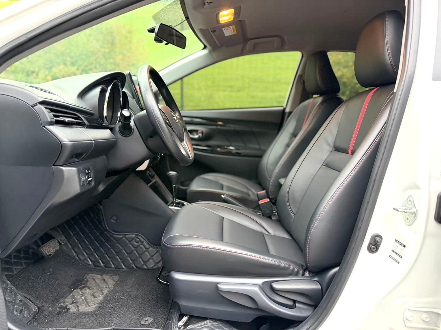 Toyota Yaris 8