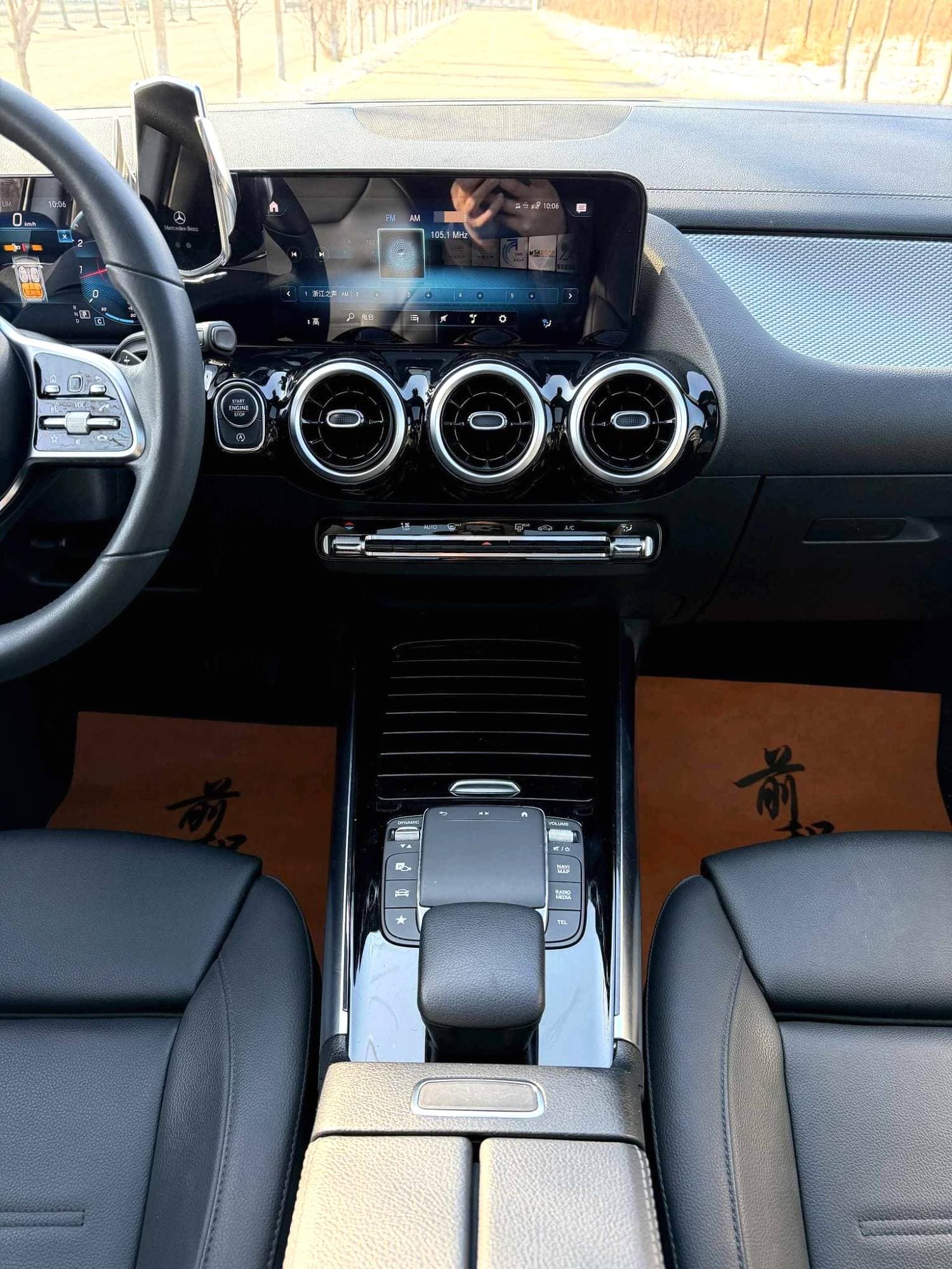 Mercedes-Benz GLA 180 7